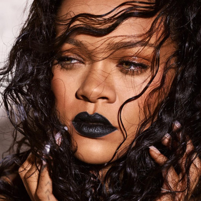 Rihanna - Fenty Beauty Mattemoiselle (2018)