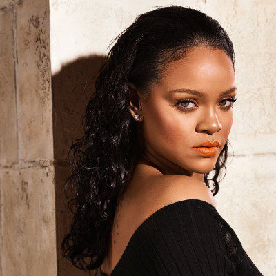 Rihanna - Fenty Beauty Mattemoiselle (2018)