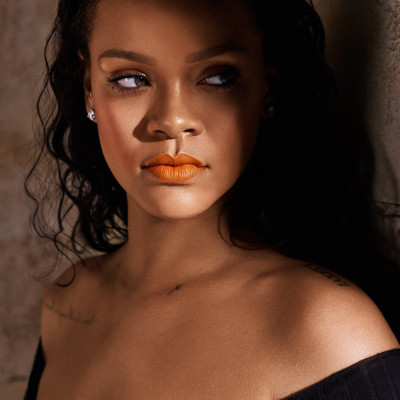 Rihanna - Fenty Beauty Mattemoiselle (2018)