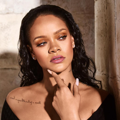 Rihanna - Fenty Beauty Mattemoiselle (2018)