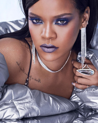 Rihanna - Chillowt Fenty Beauty (2018)