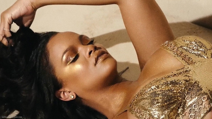 Rihanna - Fenty Beauty Body Lava (2019)