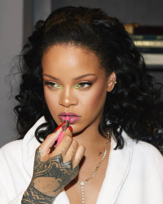 Rihanna - Fenty Beauty (2019)