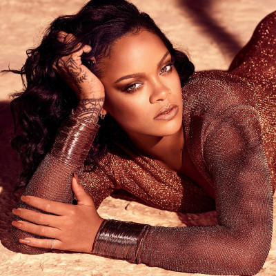 Rihanna - Fenty Beauty Sun Stalkr (2019)