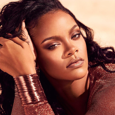 Rihanna - Fenty Beauty Sun Stalkr (2019)