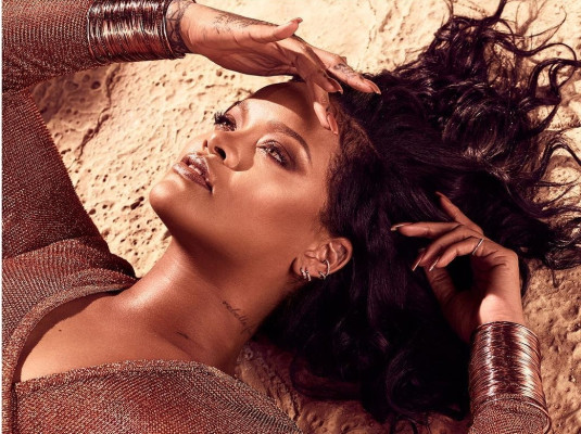 Rihanna - Fenty Beauty Sun Stalk&#039;r (2019)