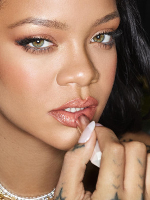 Rihanna - Fenty Beauty (2020)