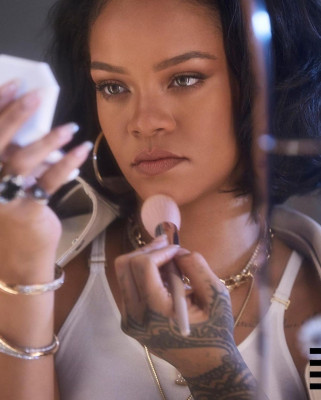 Rihanna - Fenty Beauty &#039;Pro Filt&#039;r Powder Foundation&#039; (2020)