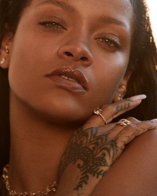 Rihanna - Fenty Skin (2020)