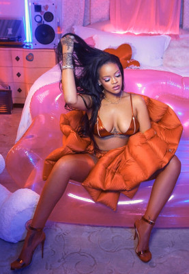 Rihanna - Savage X Fenty (2020)