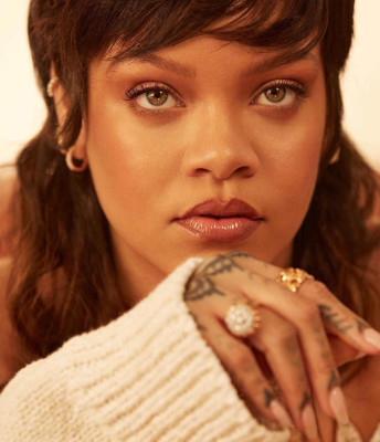 Rihanna - Fenty Beauty &#039;Eaze Drop Foundation&#039; (2021)