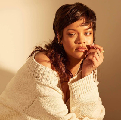 Rihanna - Fenty Beauty &#039;Eaze Drop Foundation&#039; (2021)