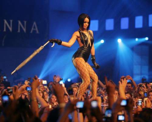 photo 18 in Rihanna gallery [id363386] 2011-02-24 00:00:00