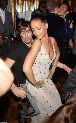 photo 15 in Rihanna gallery [id784124] 2015-01-06 00:00:00