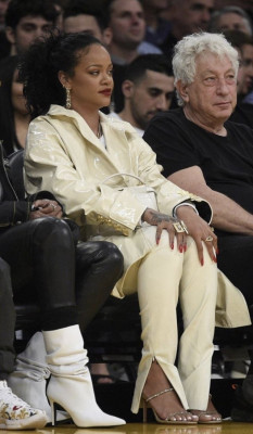 Rihanna - Los Angeles Lakers Game in LA 10/25/2019