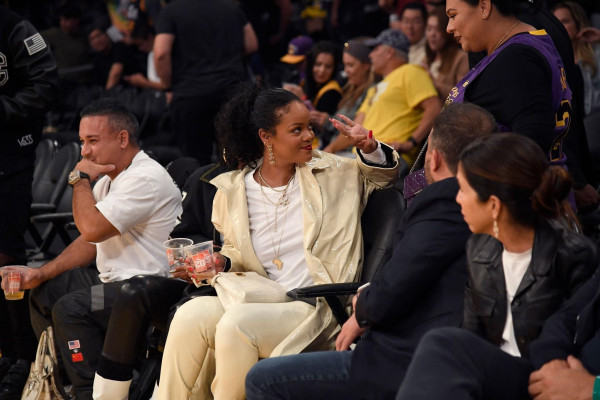 Rihanna - Los Angeles Lakers Game in LA 10/25/2019