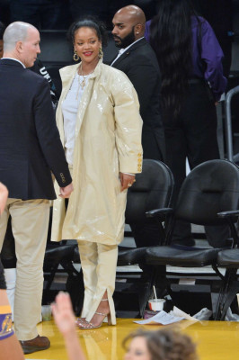 Rihanna - Los Angeles Lakers Game in LA 10/25/2019
