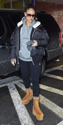 photo 21 in Rihanna gallery [id793164] 2015-02-24 00:00:00