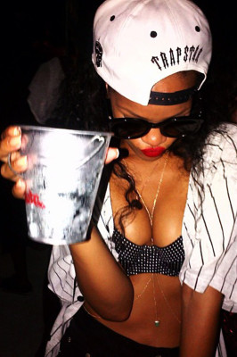 photo 13 in Rihanna gallery [id548909] 2012-08-17 00:00:00