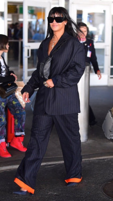 Rihanna - JFK Airport in New York 09/28/2019