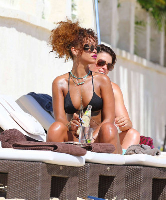 photo 10 in Rihanna gallery [id823890] 2015-08-16 00:00:00