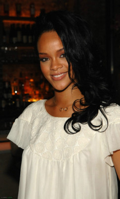 photo 11 in Rihanna gallery [id173487] 2009-07-08 00:00:00