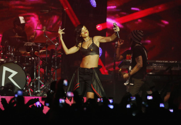 photo 19 in Rihanna gallery [id583235] 2012-11-20 00:00:00