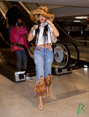 Rihanna - Los Angeles 03/31/2021