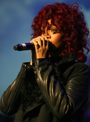photo 5 in Rihanna gallery [id318808] 2010-11-29 00:00:00