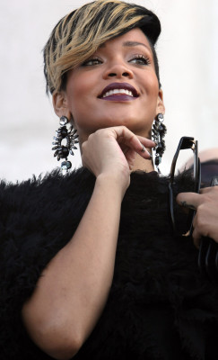 photo 7 in Rihanna gallery [id441519] 2011-11-30 00:00:00