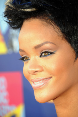photo 17 in Rihanna gallery [id343759] 2011-01-19 00:00:00