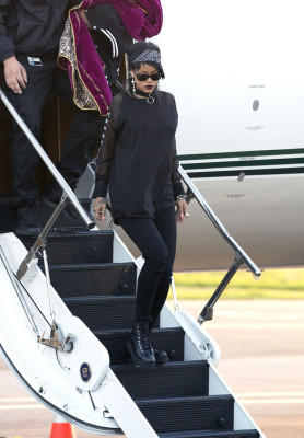 photo 14 in Rihanna gallery [id667914] 2013-10-07 00:00:00