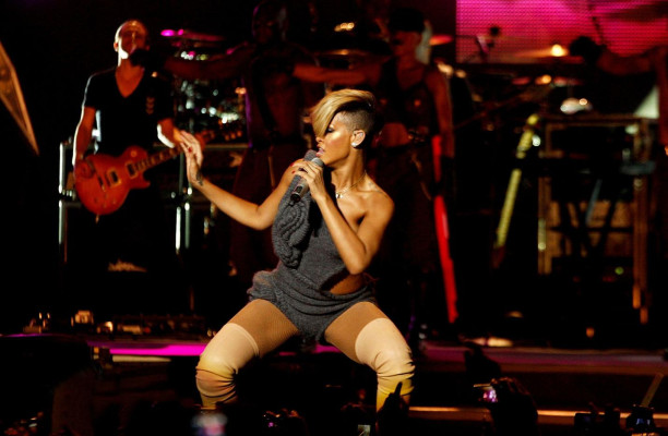 photo 24 in Rihanna gallery [id436993] 2011-11-17 00:00:00