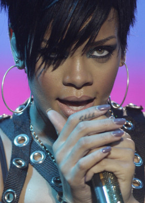 photo 12 in Rihanna gallery [id309183] 2010-10-31 00:00:00
