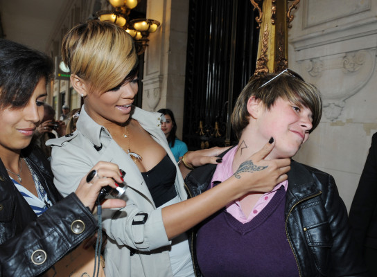 photo 25 in Rihanna gallery [id439132] 2011-11-23 00:00:00