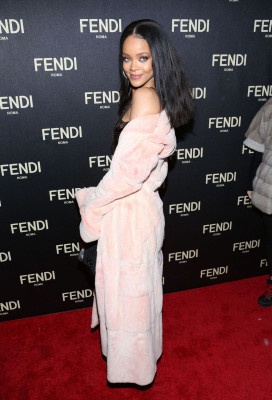 photo 26 in Rihanna gallery [id792565] 2015-02-18 00:00:00
