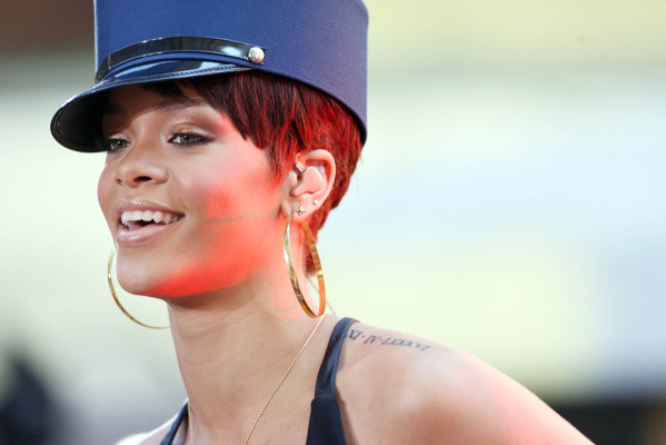 photo 26 in Rihanna gallery [id254943] 2010-04-06 00:00:00