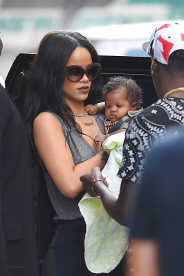 photo 18 in Rihanna gallery [id758384] 2014-09-12 00:00:00
