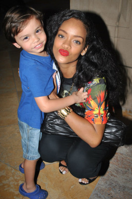 photo 21 in Rihanna gallery [id550755] 2012-08-21 00:00:00