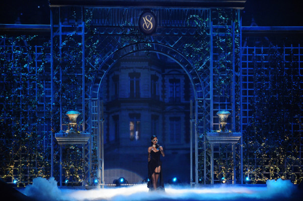 photo 19 in Rihanna gallery [id580578] 2012-11-12 00:00:00