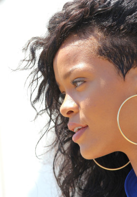 photo 8 in Rihanna gallery [id579795] 2012-11-11 00:00:00