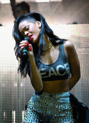 photo 23 in Rihanna gallery [id498954] 2012-04-18 00:00:00