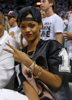 photo 13 in Rihanna gallery [id628927] 2013-04-26 00:00:00