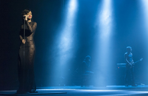 photo 11 in Rihanna gallery [id588044] 2012-12-06 00:00:00