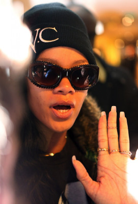 photo 23 in Rihanna gallery [id584109] 2012-11-20 00:00:00