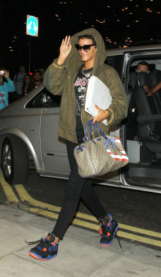 photo 19 in Rihanna gallery [id560016] 2012-09-18 00:00:00