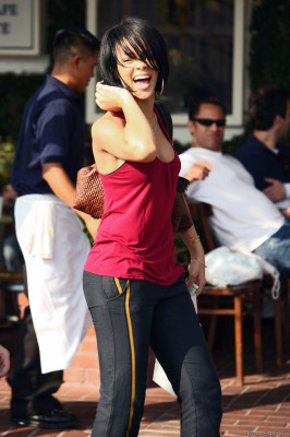 photo 12 in Rihanna gallery [id114930] 2008-11-05 00:00:00