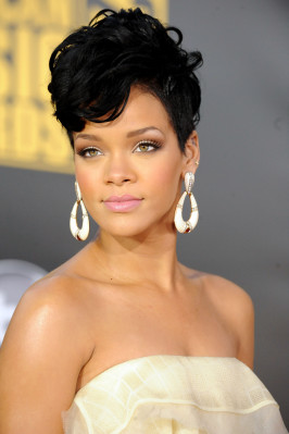 photo 5 in Rihanna gallery [id329350] 2010-12-20 00:00:00