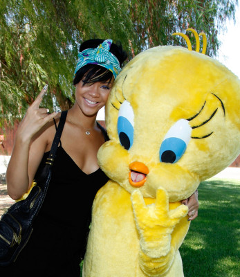 photo 7 in Rihanna gallery [id625526] 2013-04-16 00:00:00