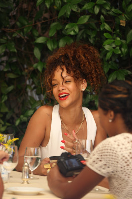 photo 22 in Rihanna gallery [id415076] 2011-08-26 00:00:00